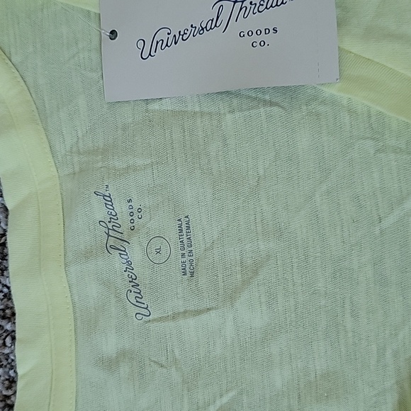 NWT Universal Thread tshirt - Picture 2 of 2